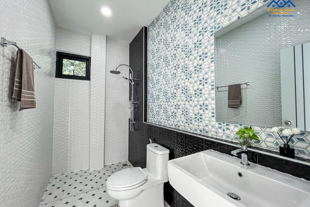 LINE_ALBUM_Modern Tropical pool villa 🏡_251217_16