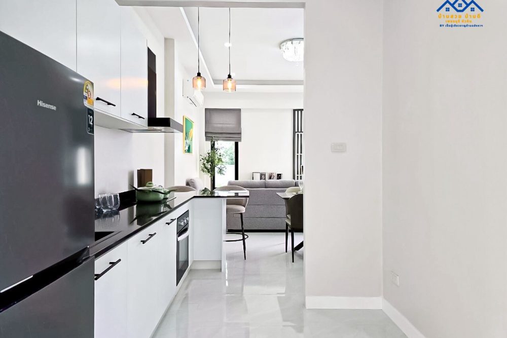 LINE_ALBUM_Modern Tropical pool villa 🏡_251217_24