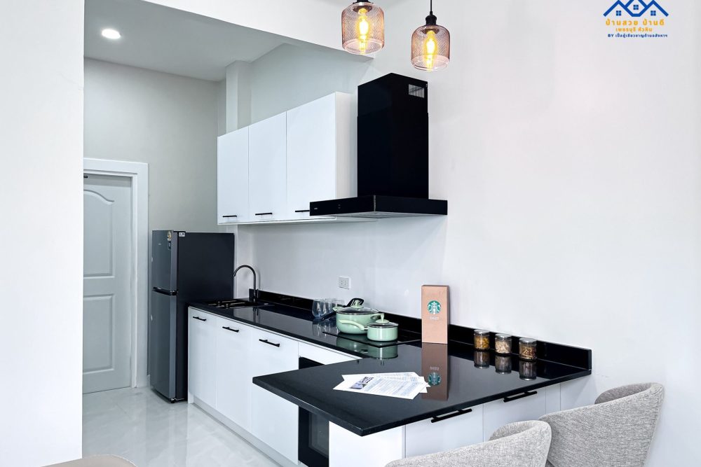 LINE_ALBUM_Modern Tropical pool villa 🏡_251217_26