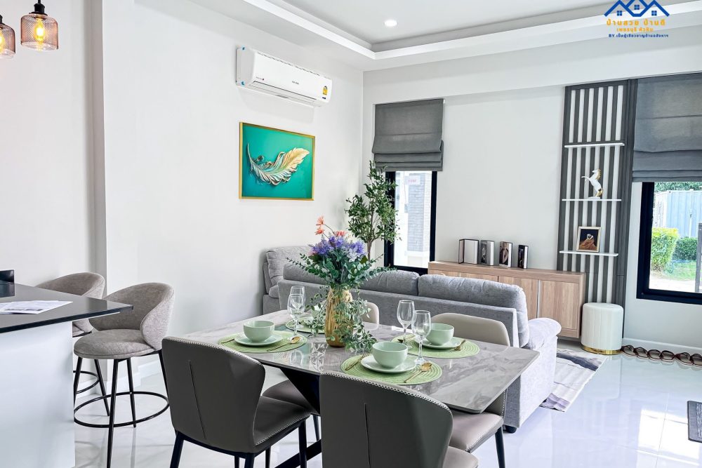 LINE_ALBUM_Modern Tropical pool villa 🏡_251217_27