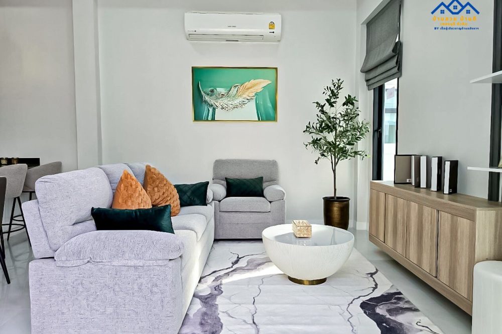 LINE_ALBUM_Modern Tropical pool villa 🏡_251217_35