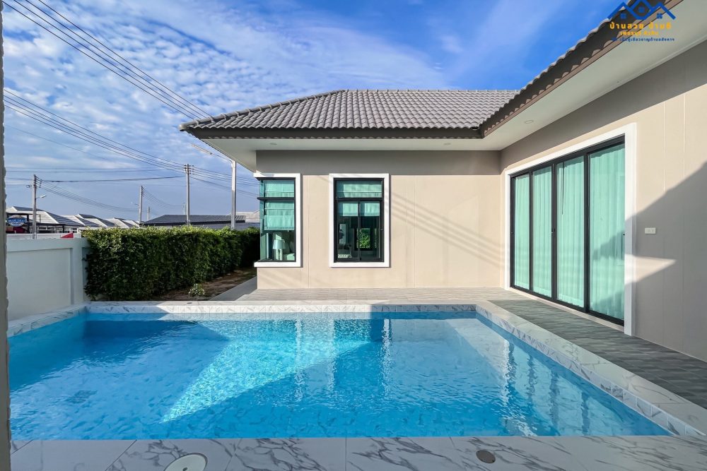LINE_ALBUM_Modern Tropical pool villa 🏡_251217_36