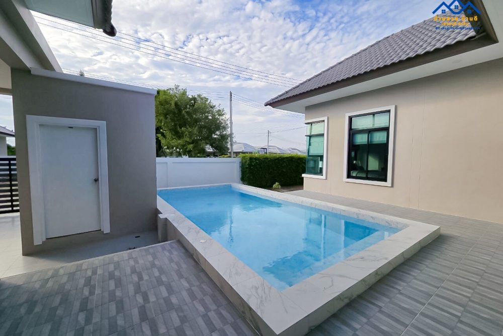 LINE_ALBUM_Modern Tropical pool villa 🏡_251217_39