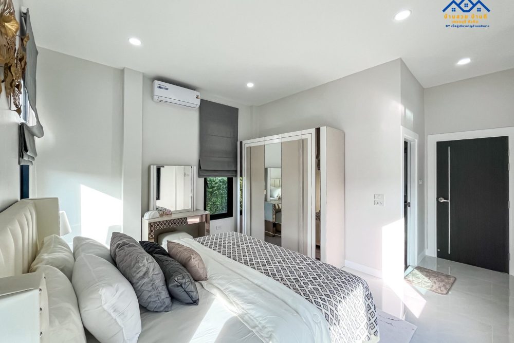 LINE_ALBUM_Modern Tropical pool villa 🏡_251217_5