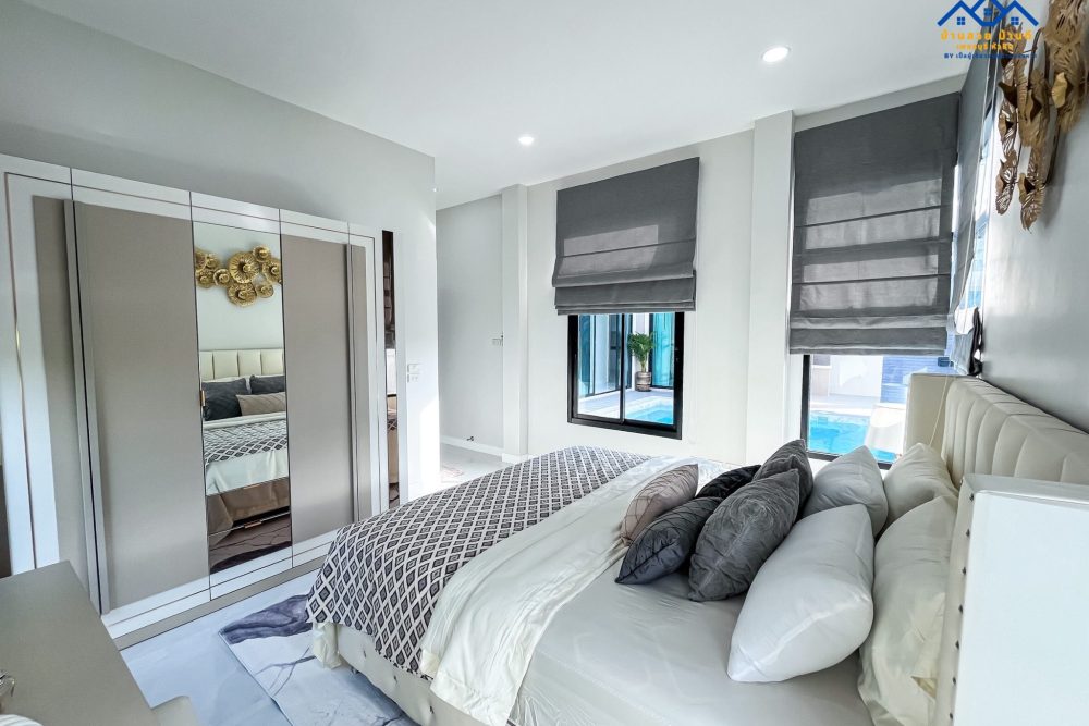 LINE_ALBUM_Modern Tropical pool villa 🏡_251217_6