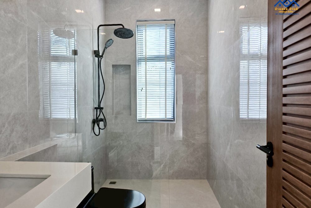 LINE_ALBUM_N202501013_260131_18