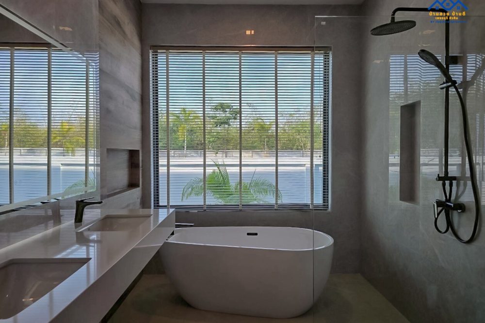 LINE_ALBUM_N202501013_260131_28