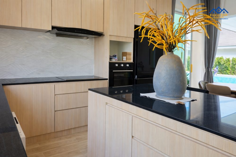 LINE_ALBUM_N202604001 pyne plus c14_260404_29