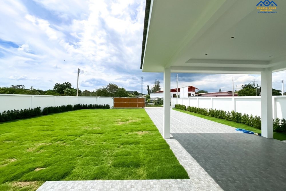 LINE_ALBUM_บ้านเดี่ยวพื้นที่เยอะ รอใส่โก้_251027_1