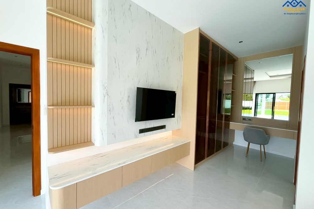 LINE_ALBUM_บ้านเดี่ยวพื้นที่เยอะ รอใส่โก้_251027_18