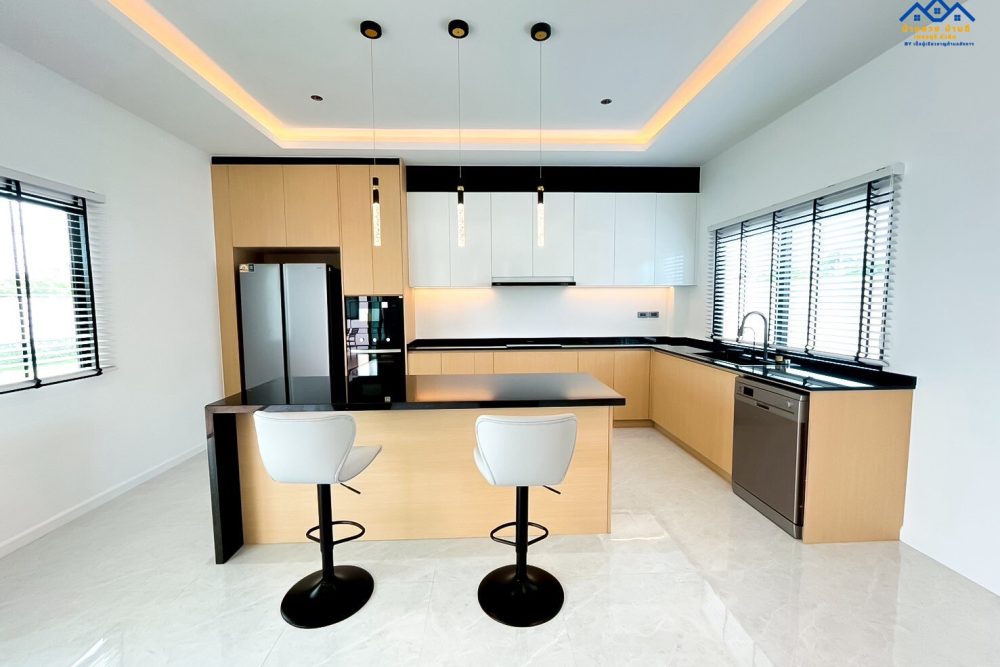 LINE_ALBUM_บ้านเดี่ยวพื้นที่เยอะ รอใส่โก้_251027_31