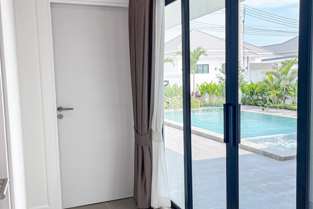 LINE_ALBUM_บ้านเดี่ยวพูลวิลล่า พร้อมอยู่ 🏡_251115_14