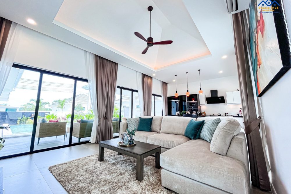 LINE_ALBUM_บ้านเดี่ยวพูลวิลล่า พร้อมอยู่ 🏡_251115_18