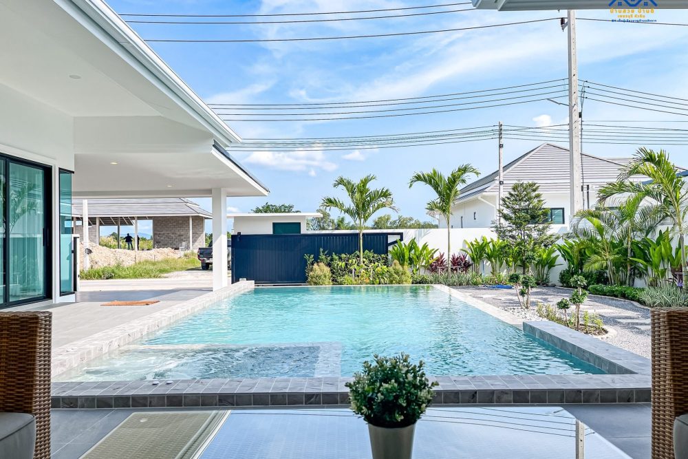 LINE_ALBUM_บ้านเดี่ยวพูลวิลล่า พร้อมอยู่ 🏡_251115_62